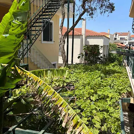 Karyatis Apartman